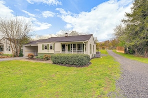 House (2 Bedrooms) | Interior - Riverfront Tennessee Retreat w/ Patio & Boat Ramp! (Elizabethton)
