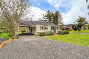 House (2 Bedrooms) | Interior - Riverfront Tennessee Retreat w/ Patio & Boat Ramp! (Elizabethton)