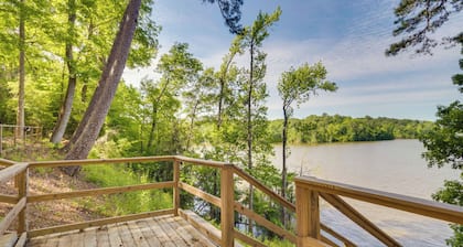 Cozy Hemphill Cabin w/ Lake Views & Deck!