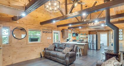 Cozy Hemphill Cabin w/ Lake Views & Deck!