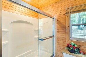 Interior - Cozy Hemphill Cabin w/ Lake Views & Deck! (Hemphill)