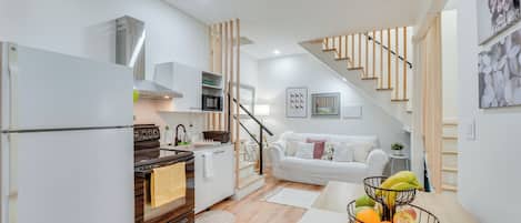 Apartment (3 Bedrooms) | Front of property