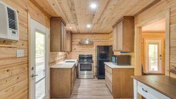 House (1 Bedroom) | Interior