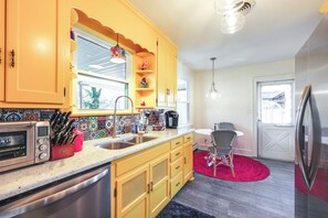 House (3 Bedrooms) | Interior - Colorful Roanoke Vacation Rental w/ Hot Tub! (Roanoke)