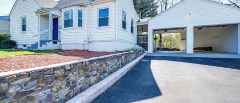 House (3 Bedrooms) | Front of property