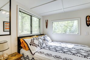 House (1 Bedroom) | Interior - Hike On-site: Georgia Tiny Home on Farm Retreat (Lithonia)