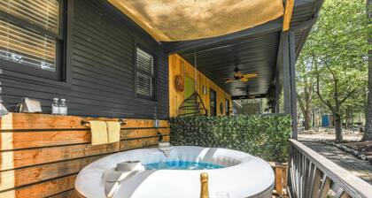 Hot Tub & Hiking Trails: Luxe Georgia Farm Retreat