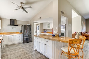 하우스 (4 Bedrooms) | 전용 주방 | 전자레인지, 오븐, 쿡탑, 식기 세척기