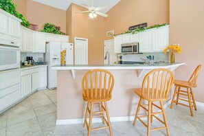 House (3 Bedrooms) | Interior