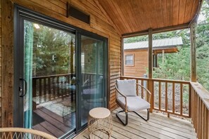 Cabin, 1 Bedroom | Property grounds - Cabin 9 ~ Toronto Lake: Fishing, Swimming & More! 1 Bedroom Cabin by RedAwning (Toronto)