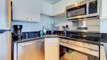 Condo, 1 Bedroom | Private kitchen | Fridge, oven, coffee/tea maker