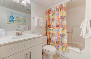 Condo, 1 Bedroom | Bathroom | Towels, shampoo - 1003 Ocean Breeze 1 Bedroom Home (Carolina Beach)