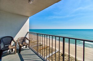 Condo, 1 Bedroom | Property grounds
