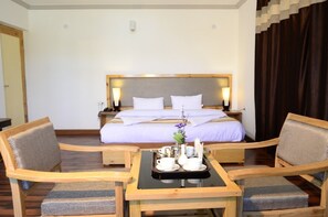 Hypo-allergenic bedding, soundproofing, rollaway beds, bed sheets - Hotel Leh Residency (Leh)