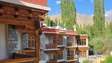 واجهة المنشأة