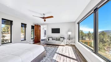 5 bedrooms, iron/ironing board, free WiFi, bed sheets