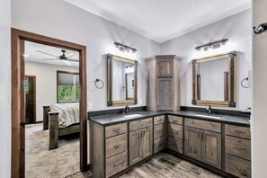 6 Schlafzimmer, Internetzugang