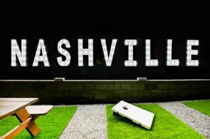 Dining - Walk 2 Broadway| 15 beds! - Private Hot Tub/Pool (Nashville)