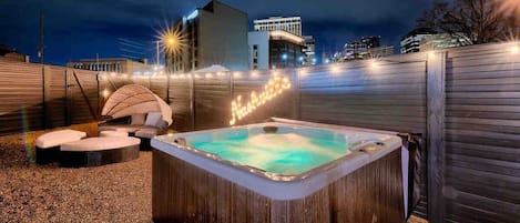 Bain à remous extérieur