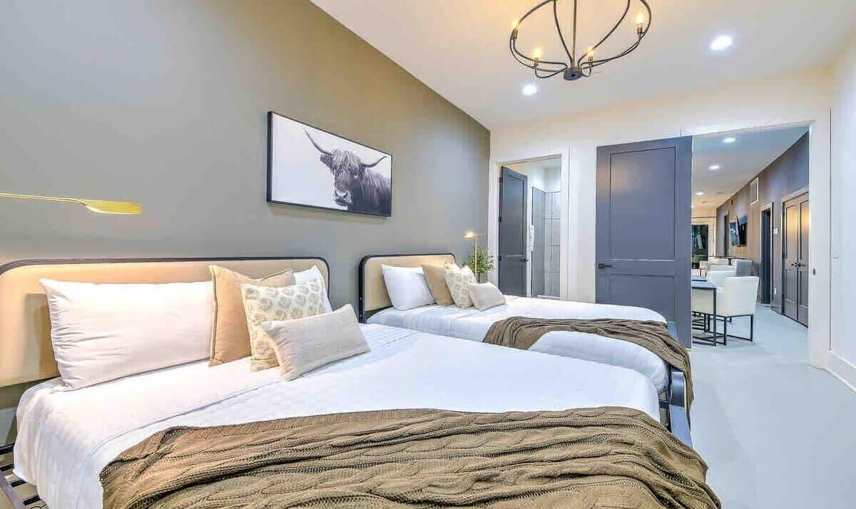 4 dormitoris, planxa i posts de planxar, wifi i roba de llit 