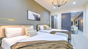 4 bedrooms, iron/ironing board, WiFi, bed sheets