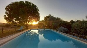 حمّام سباحة خارجي