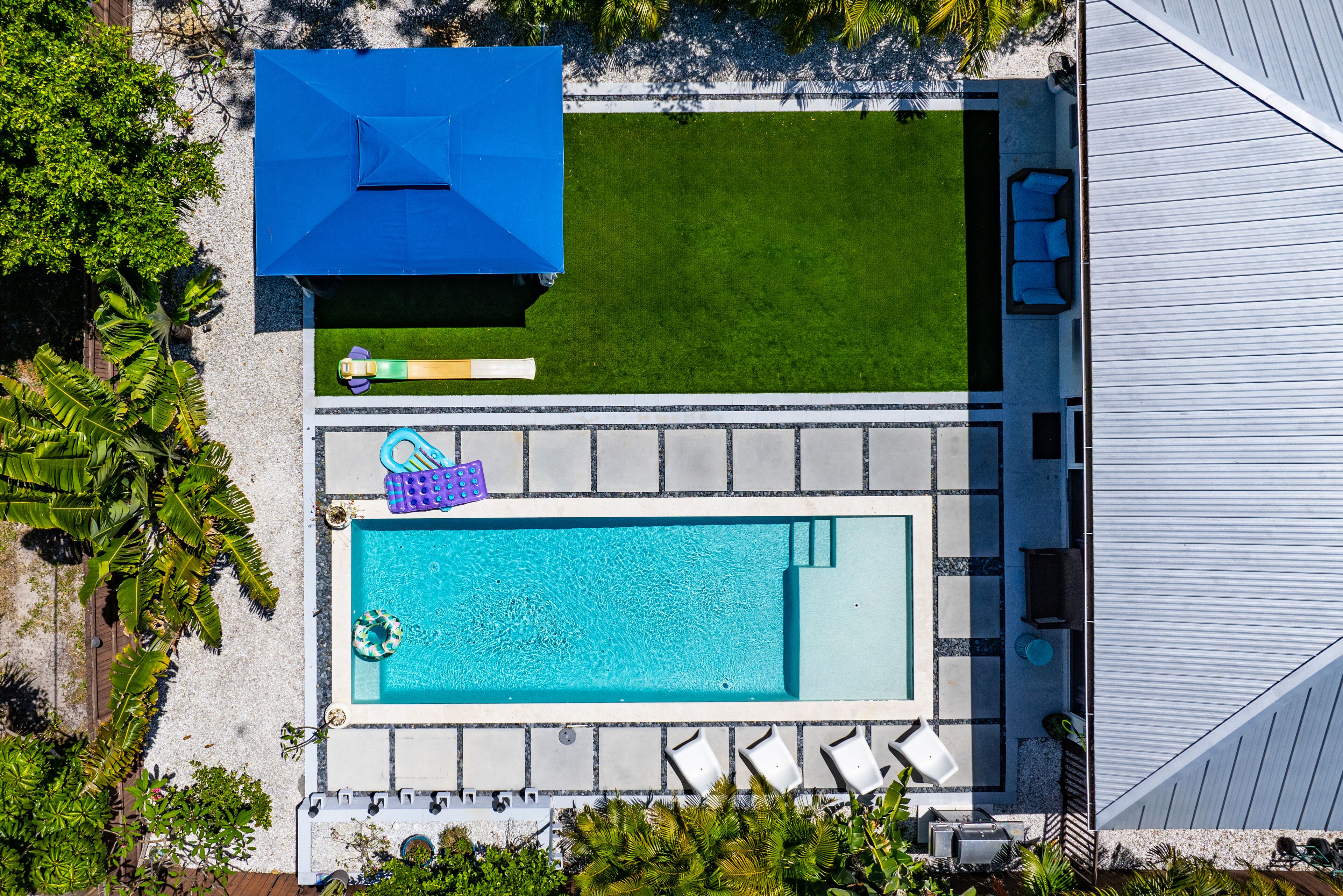New Modern 3/2 House, Heated Pool, Amazing Outdoor Space