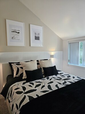2 bedrooms, desk, travel crib, free WiFi