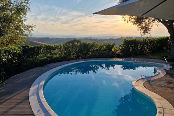 Pool - Villa Gelso: your luxury villa with pool and sauna in Le Marche region (Provincia di)