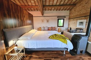3 chambres, fer et planche à repasser, Wi-Fi, draps fournis