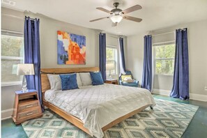 3 bedrooms, iron/ironing board, internet, bed sheets