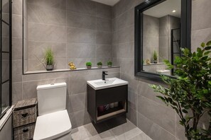 淋浴設備、風筒、提供毛巾