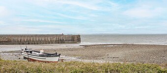 Host & Stay | Trefor Cottage