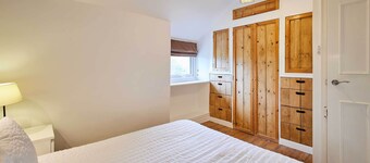 Host & Stay | Trefor Cottage