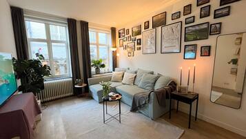 Televisor intel·ligent, videojocs i llibres