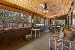 Outdoor dining - A real log cabin in the pines with a huge game room and a jacuzzi tub! (Pine)