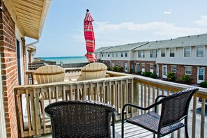 Property grounds - Pine Knoll Townes 34, Townhouse with community pool (Pine Knoll Shores)