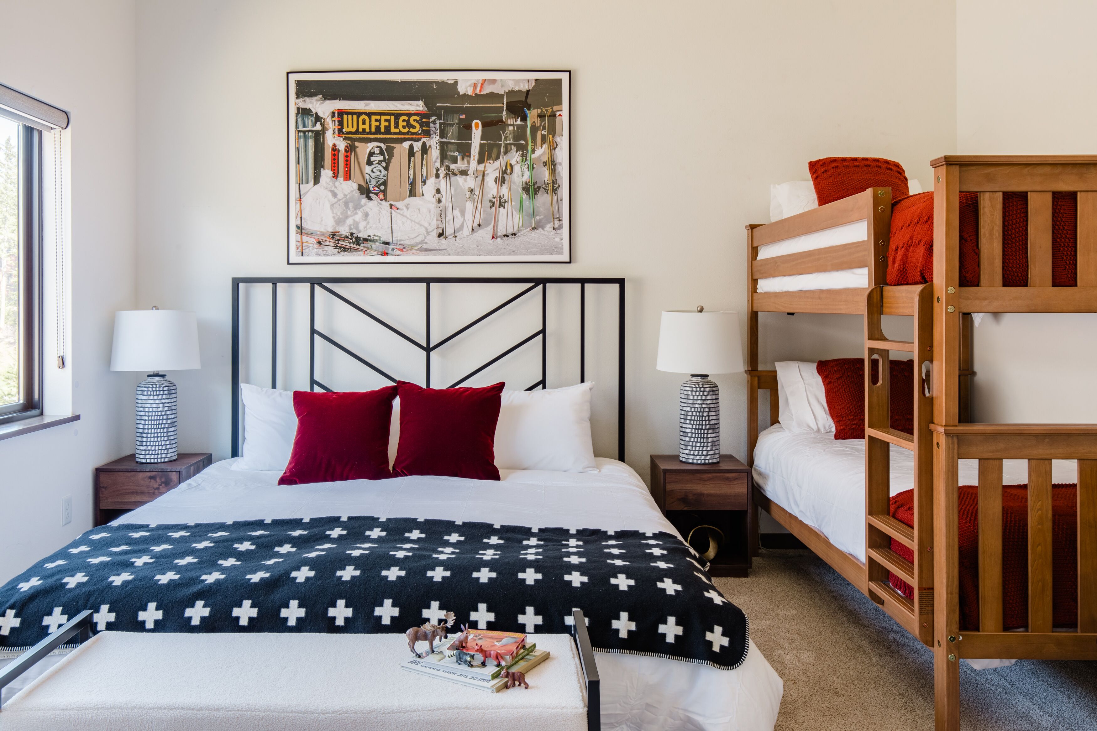 5 bedrooms, iron/ironing board, free WiFi, bed sheets
