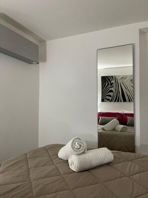 1 bedroom, iron/ironing board, travel cot, free WiFi