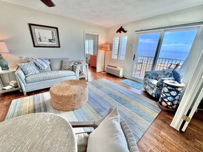 TV - Unit 403 - Wake Up Hearing The Waves (Virginia Beach)