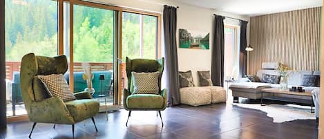 Comfort-dupleks - bjergudsigt | Opholdsområde | Fladskærms-tv