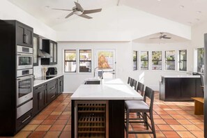 Fridge, microwave, oven, stovetop - Private Desert Compound w/ pickle-ball, heated (Scottsdale)
