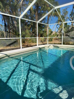 Piscine intérieure, piscine chauffée