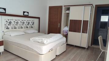 Skrivebord, arbejdsområde til bærbare computere, gratis Wi-Fi