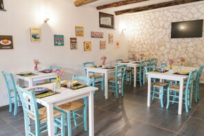 Esmorzar diari d'estil bufet gratuït 