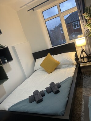 3 chambres, fer et planche à repasser, Wi-Fi, literie fournie