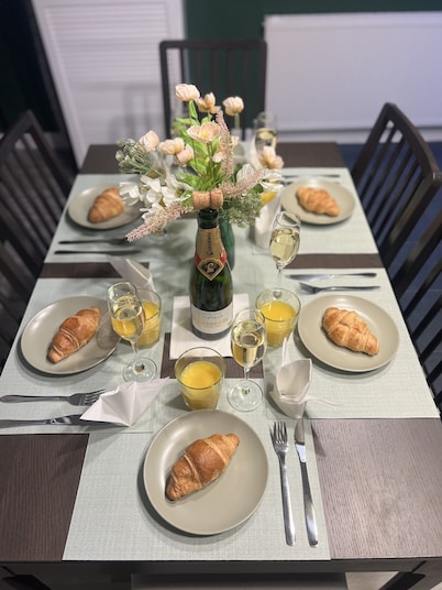 *Kingston house/*contractors/* long stays/*discount/*free parking