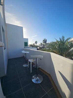 Terrace/patio - Direct at the sea & Beach Cool and Cosy Top Equipped Close to Surfschools (El Cotillo)