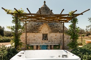 Bañera de hidromasaje exterior