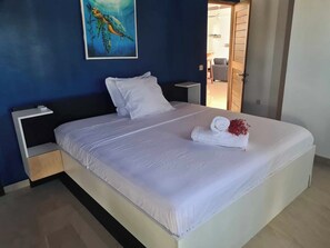 3 bedrooms, iron/ironing board, WiFi, bed sheets - villa citronnelle (nosy be)